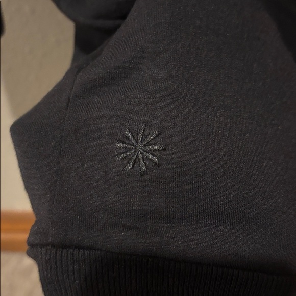 Athleta Black Short Sleeve V-Neck Tee - Picture 4 of 6